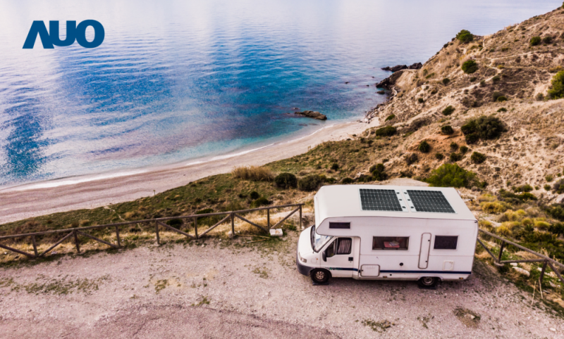 「可撓輕量化太陽光電板SunCurva」使用輕量特殊耐候型複合板取代傳統太陽能板的玻璃前板，不僅降低70%重量，每米平方僅3Kg；具有抗衝擊性能及通過電磁相容性測試，可應用於交通運輸工具，如露營車、遊艇等